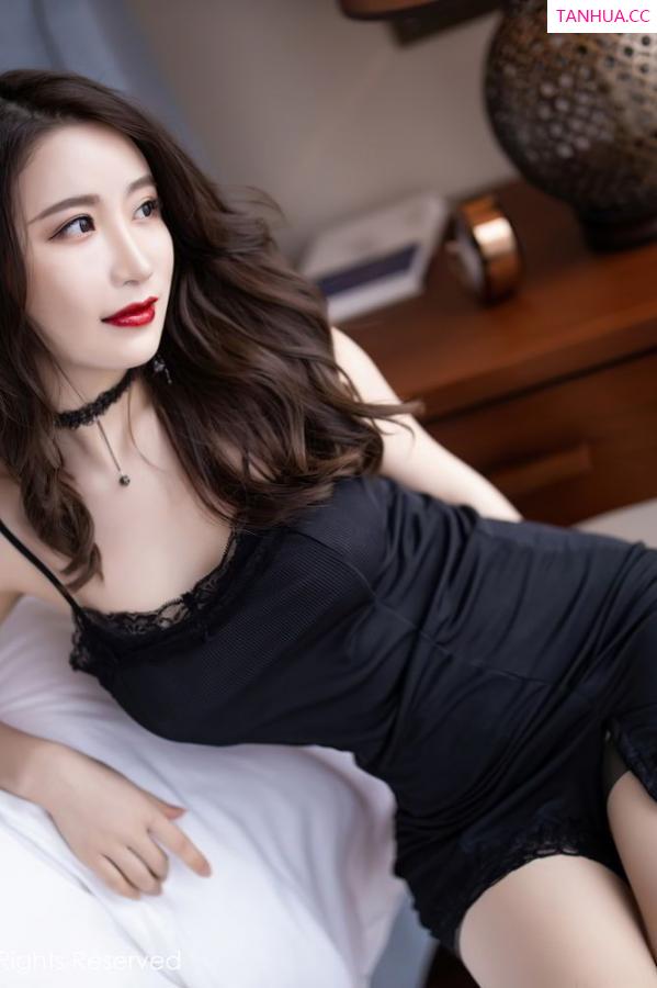 谢芷馨  [XiuRen]高清写真图 2020.09.29 No.2620 绯月樱-Cherry第17张图片